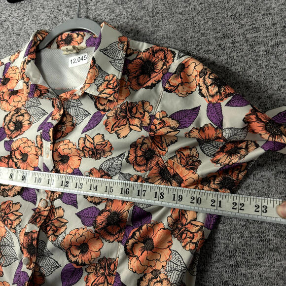 Duluth Trading Women's Medium Floral Sidewinder Printed Button Up Shirt - Picture 7 of 9